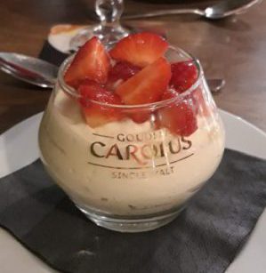 Witte chocolademousse bij Carolus